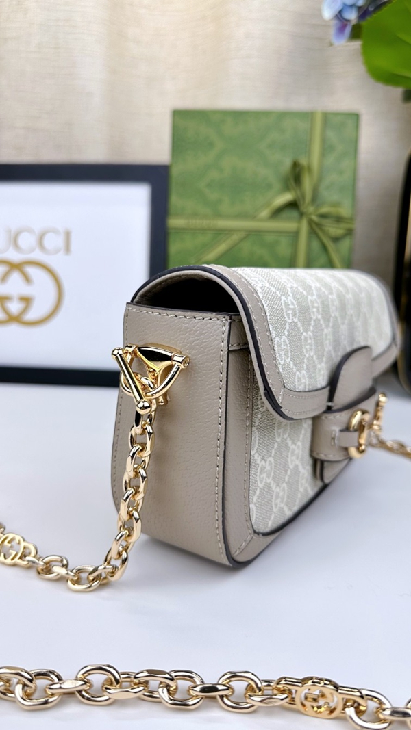 激安グッチバッグコピー着用イメージ